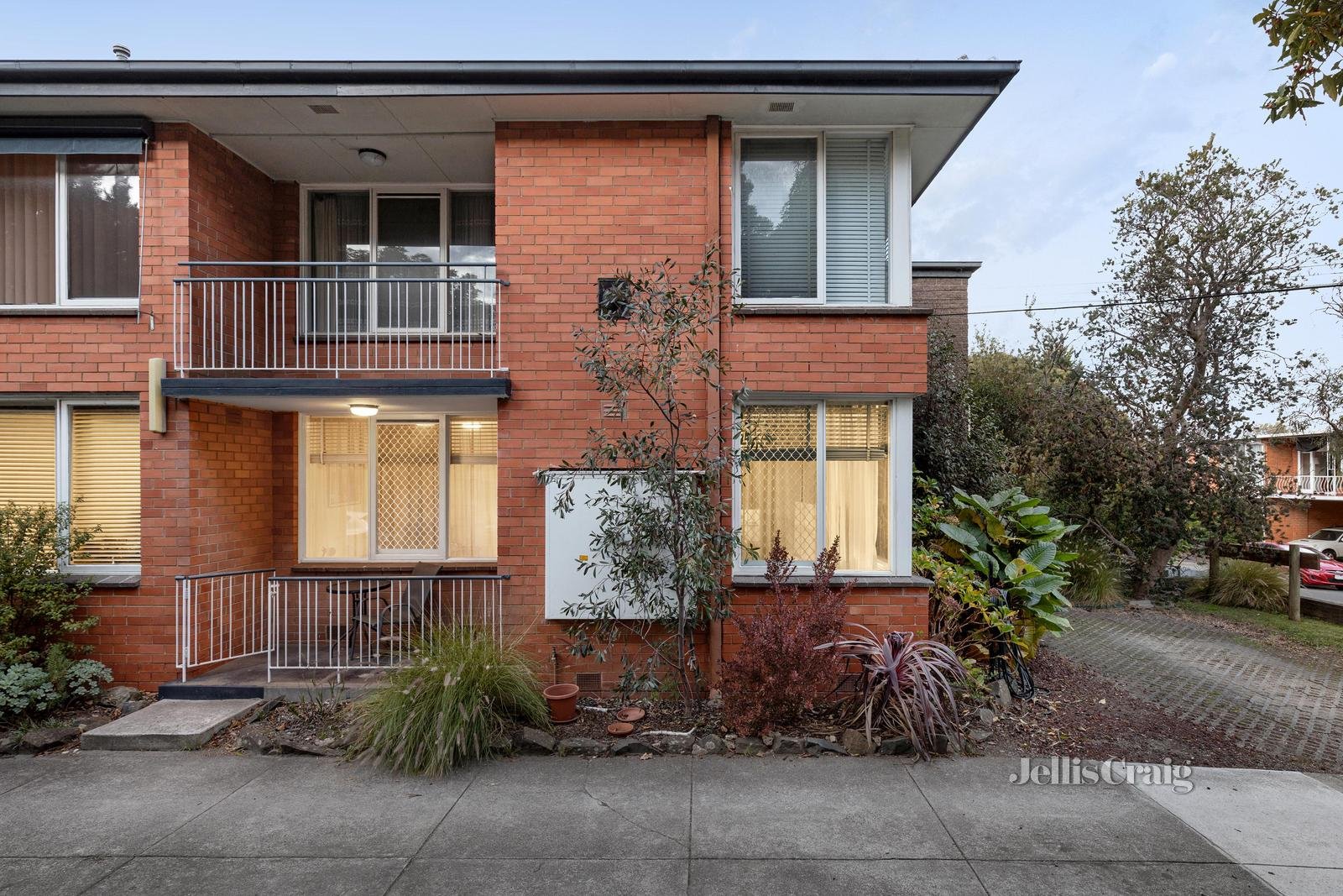 1/6 Rocke Street, Ivanhoe image 9