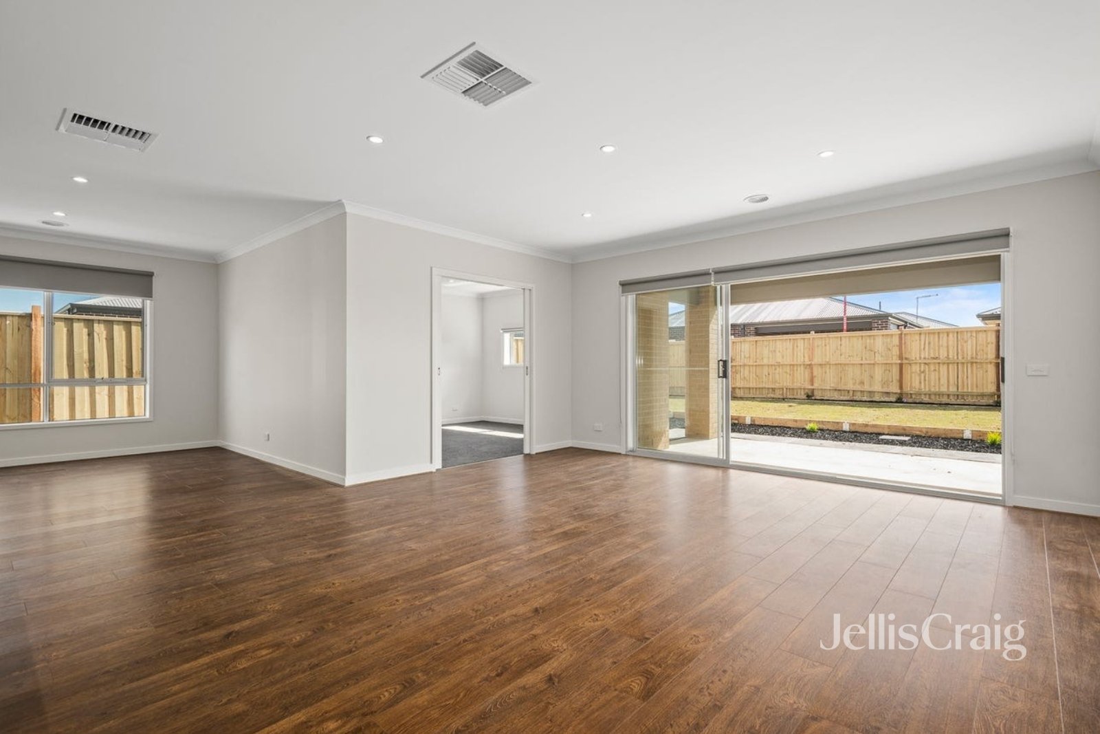 16 Roderick Avenue, Doreen image 3
