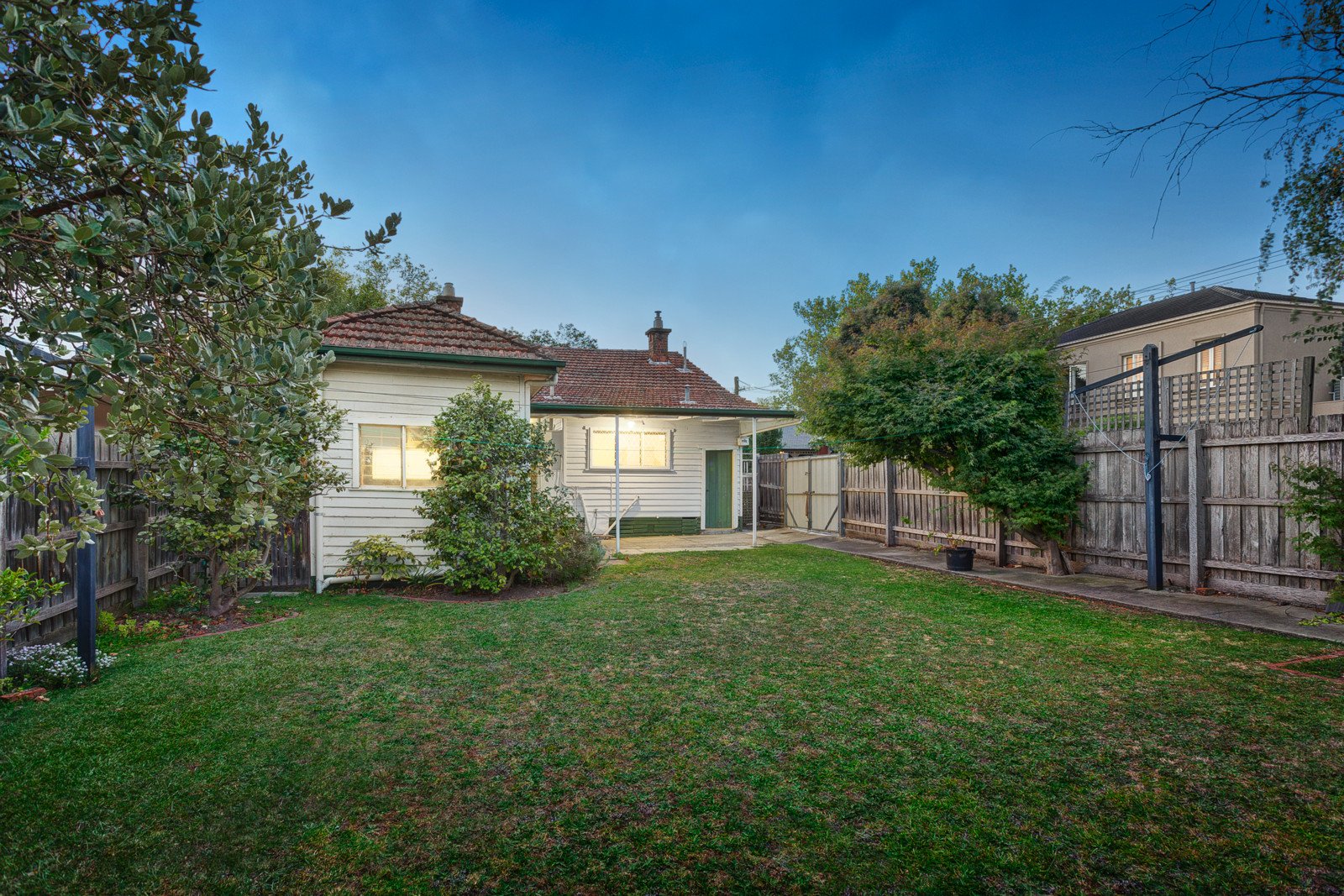 16 Ross Street, Kew image 2