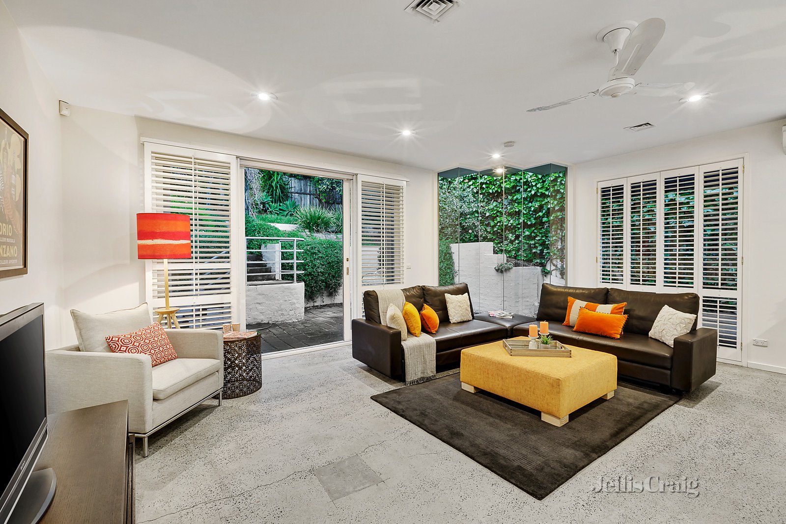 16 Ruabon Road, Toorak image 2