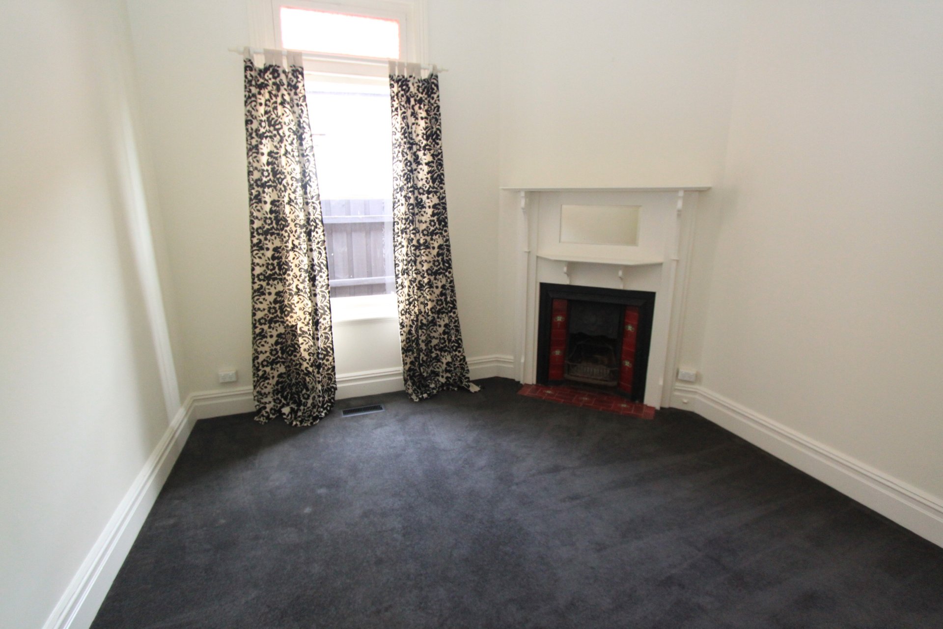 Property Gallery Thumbnail 6