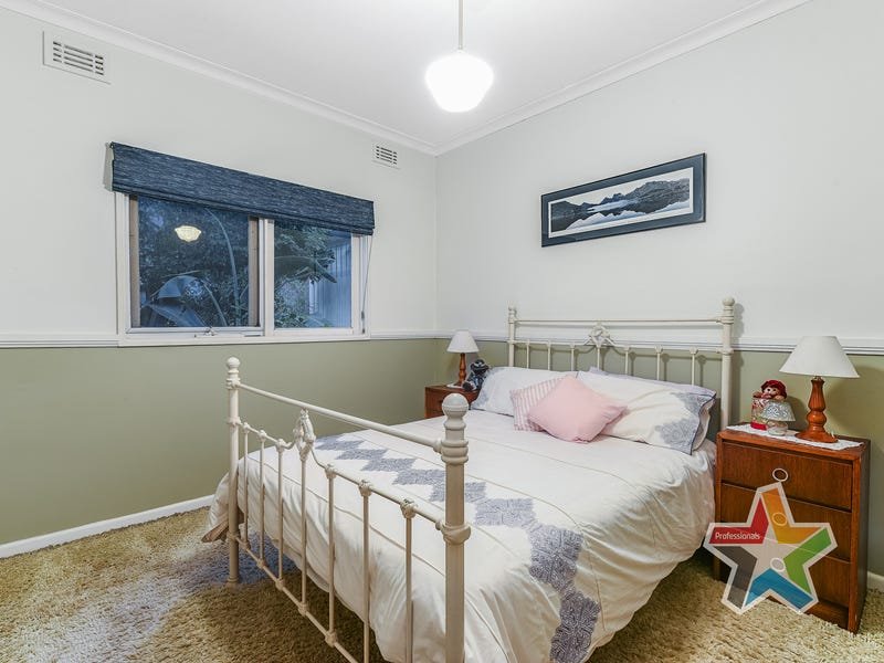 16 Ruthven Way, Ringwood East image 8