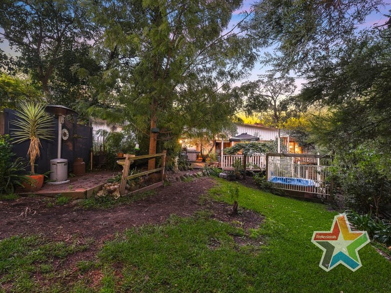 16 Ruthven Way, Ringwood East image 12