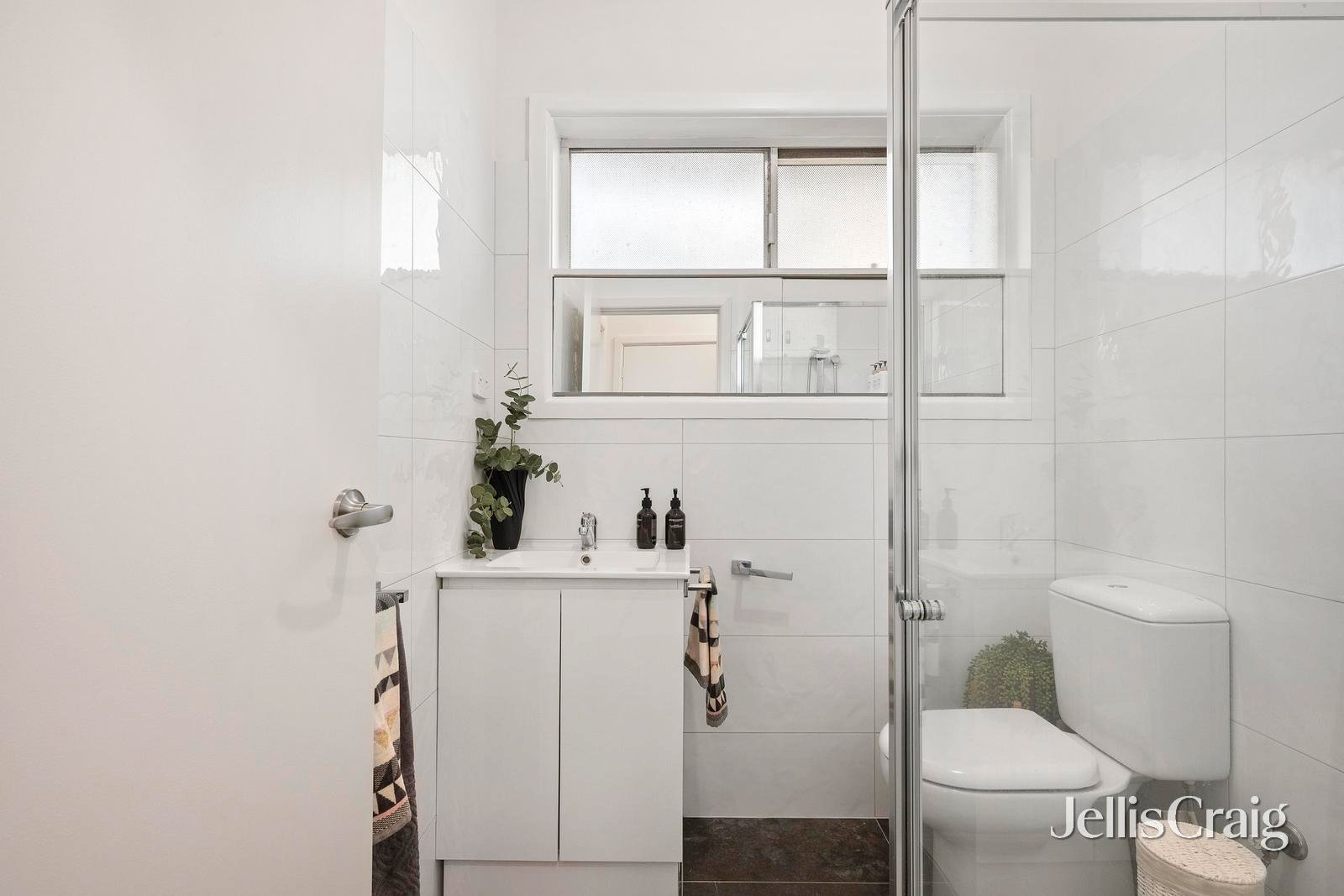 16 Sandra Street, Bulleen image 6