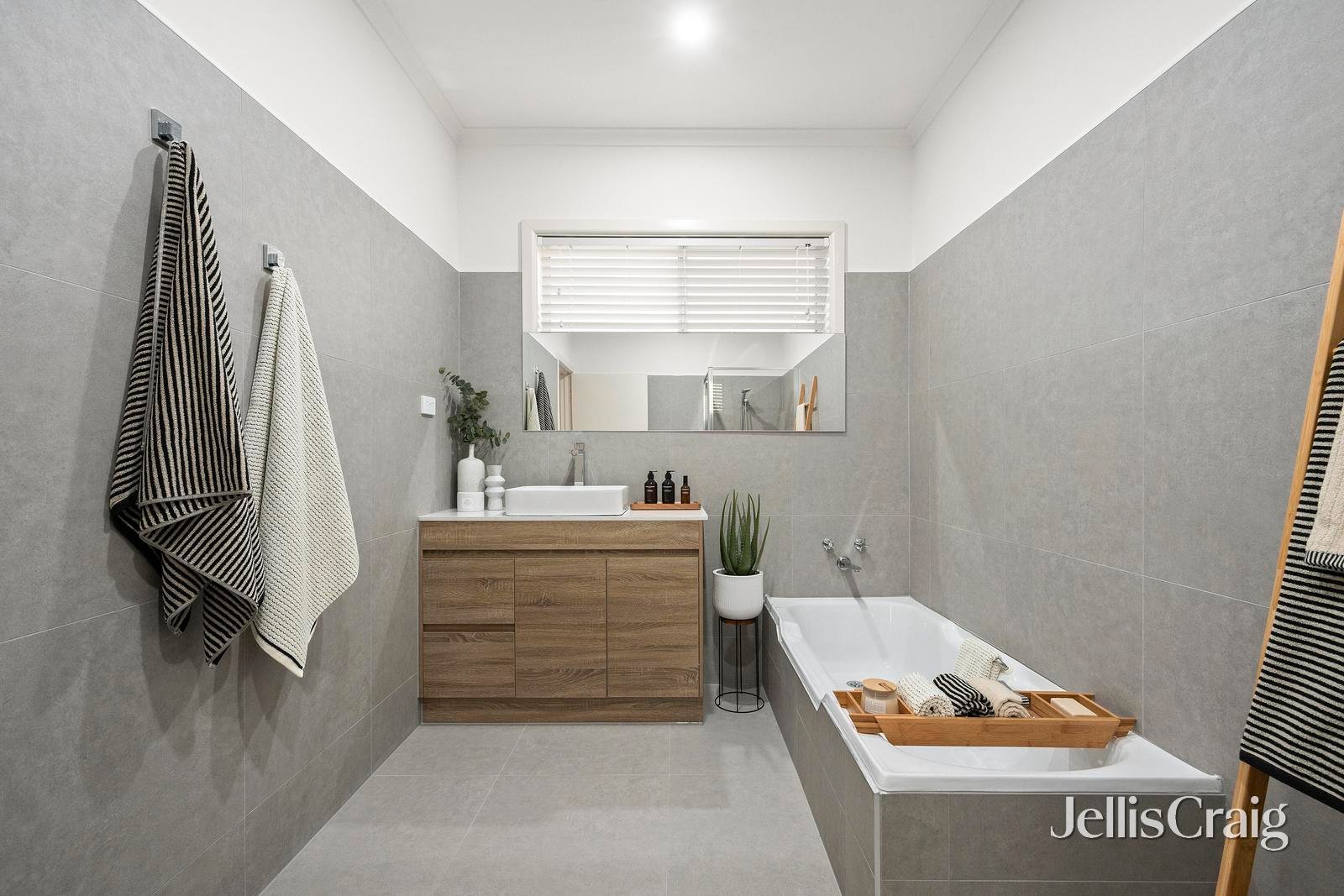 16 Sandra Street, Bulleen image 8