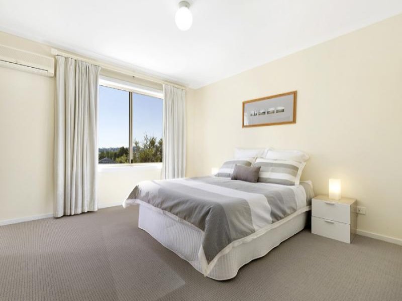 16 Scarborough Square, Mont Albert North image 6