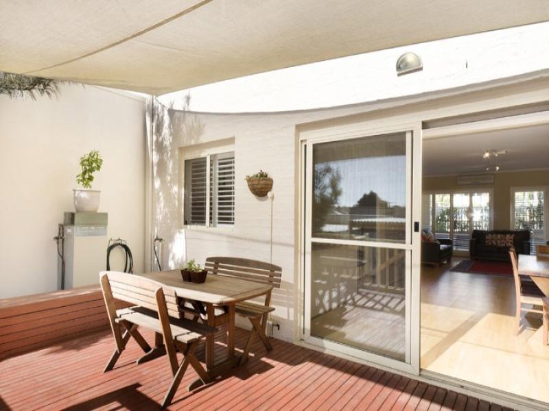 16 Scarborough Square, Mont Albert North image 7