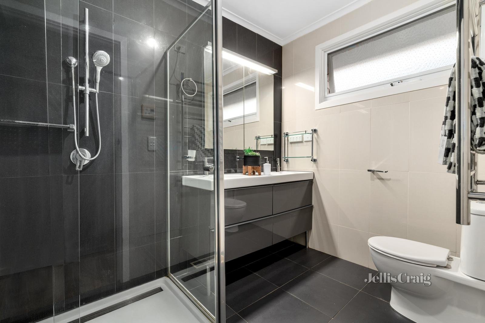 16 Shanklin Street, Box Hill North image 6