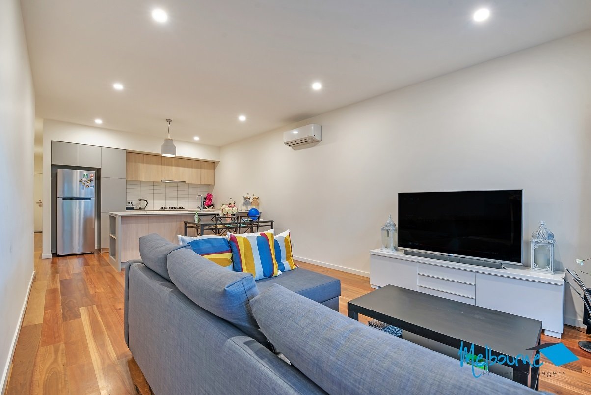 16 Sharp Circuit, Mill Park VIC 3082