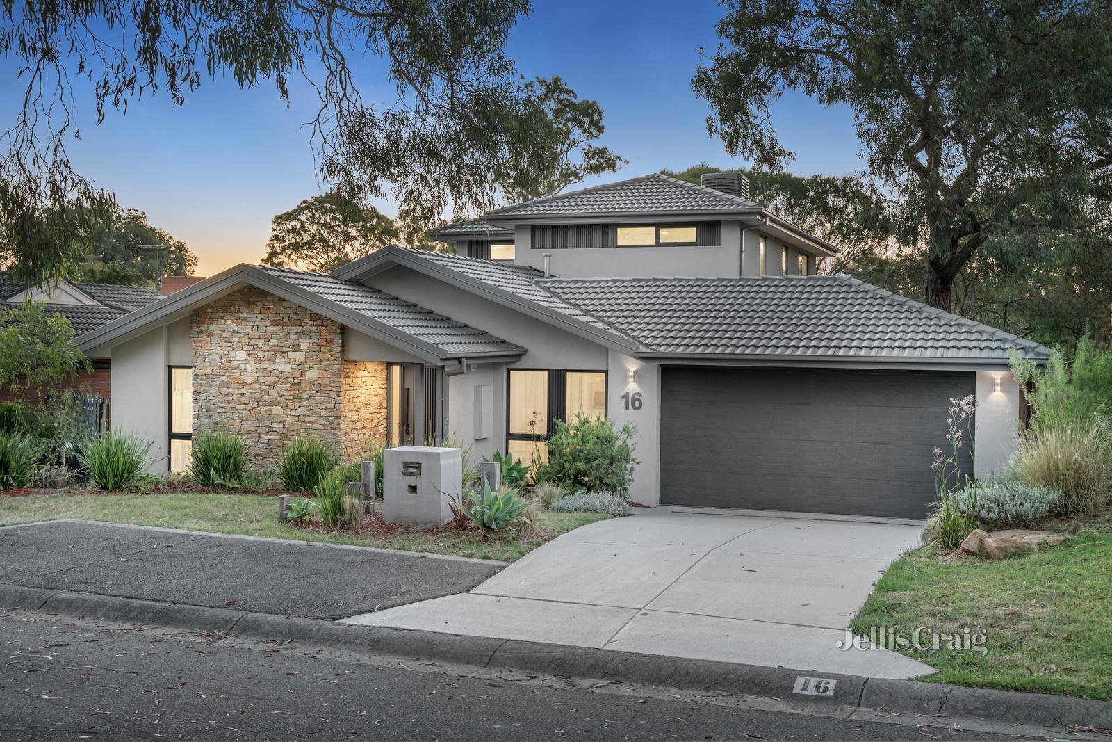 16 Silverleaf Court, Forest Hill image 1