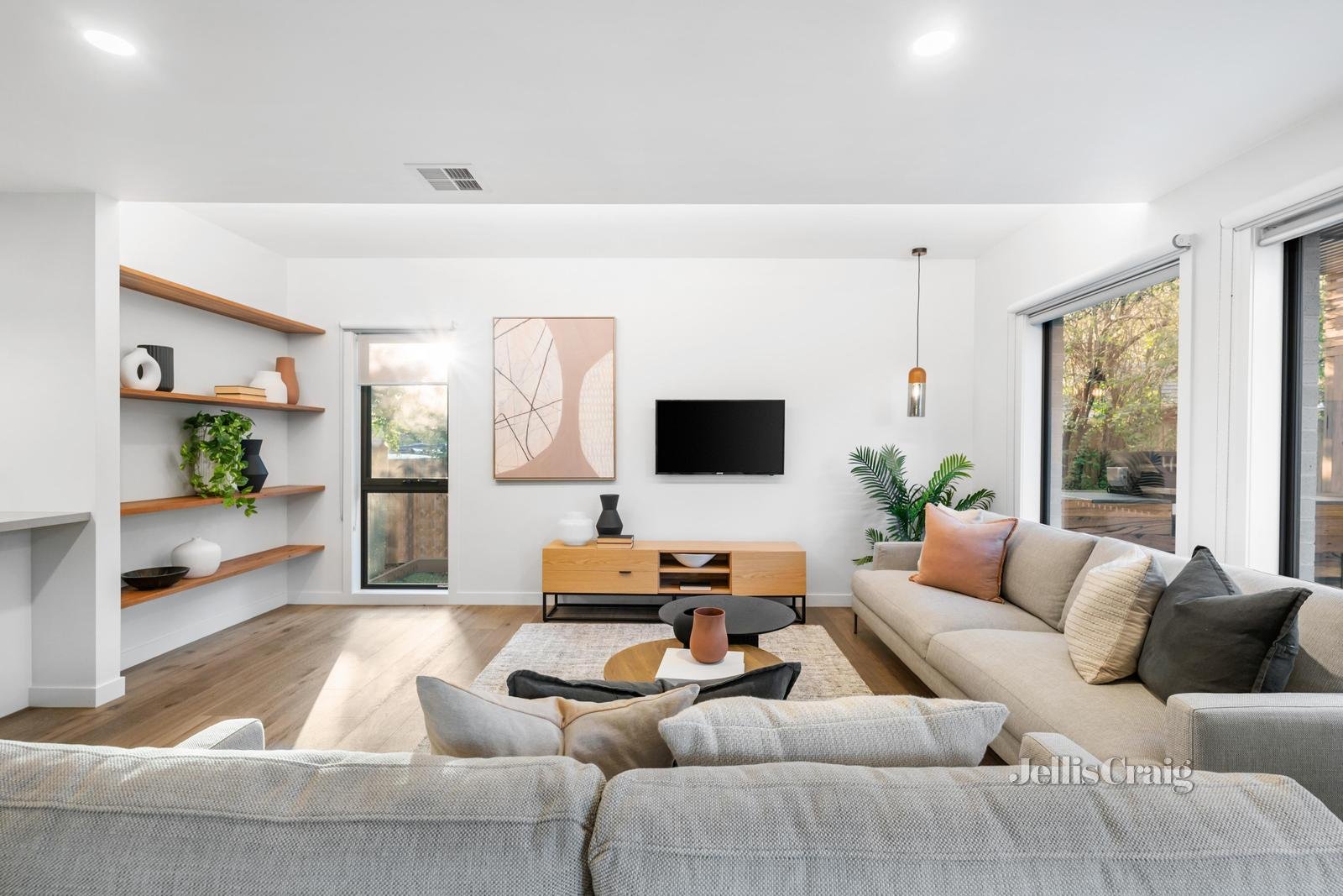 16 Silverleaf Court, Forest Hill image 3