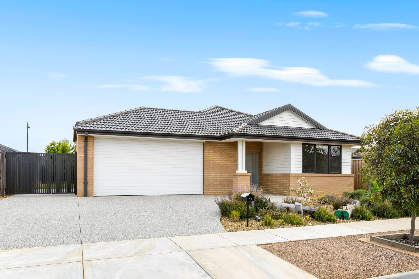 Property Gallery Thumbnail 2