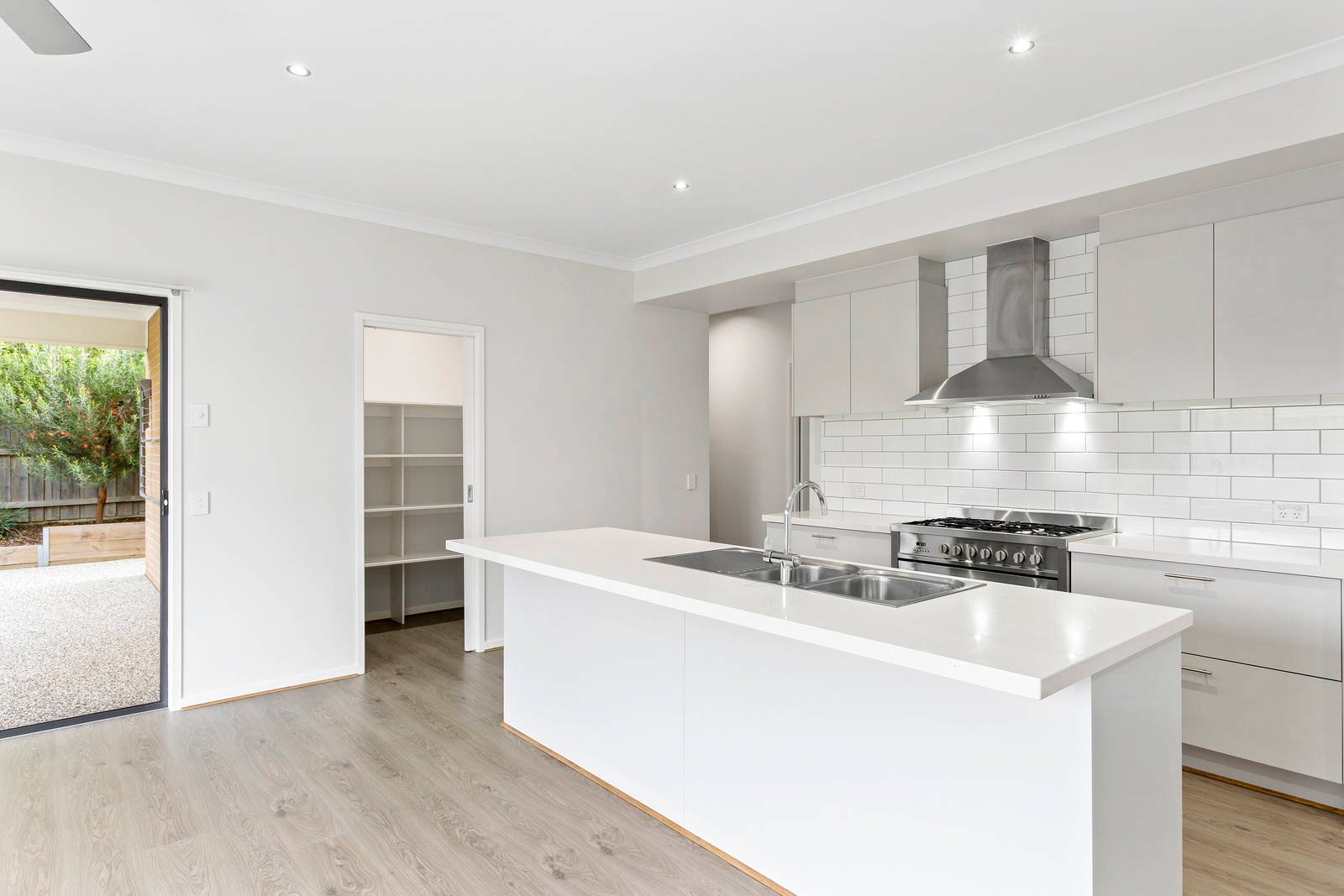 Property Gallery Thumbnail 3