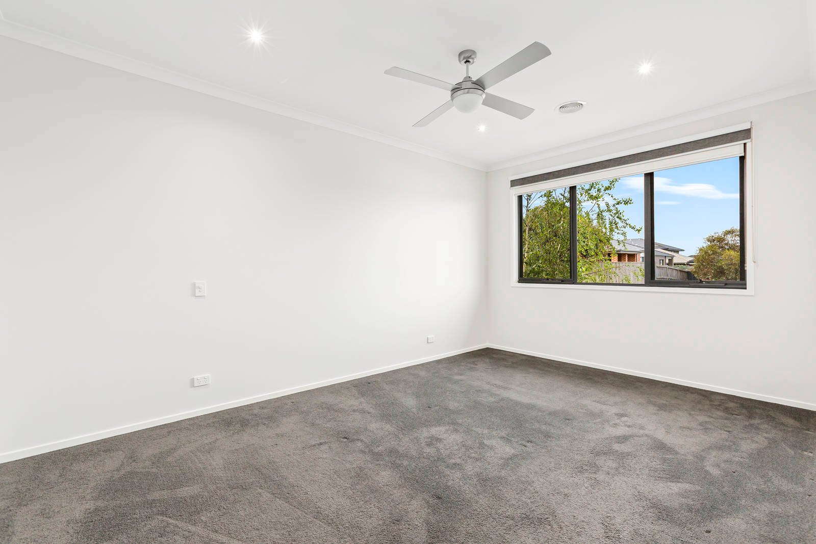 Property Gallery Thumbnail 8