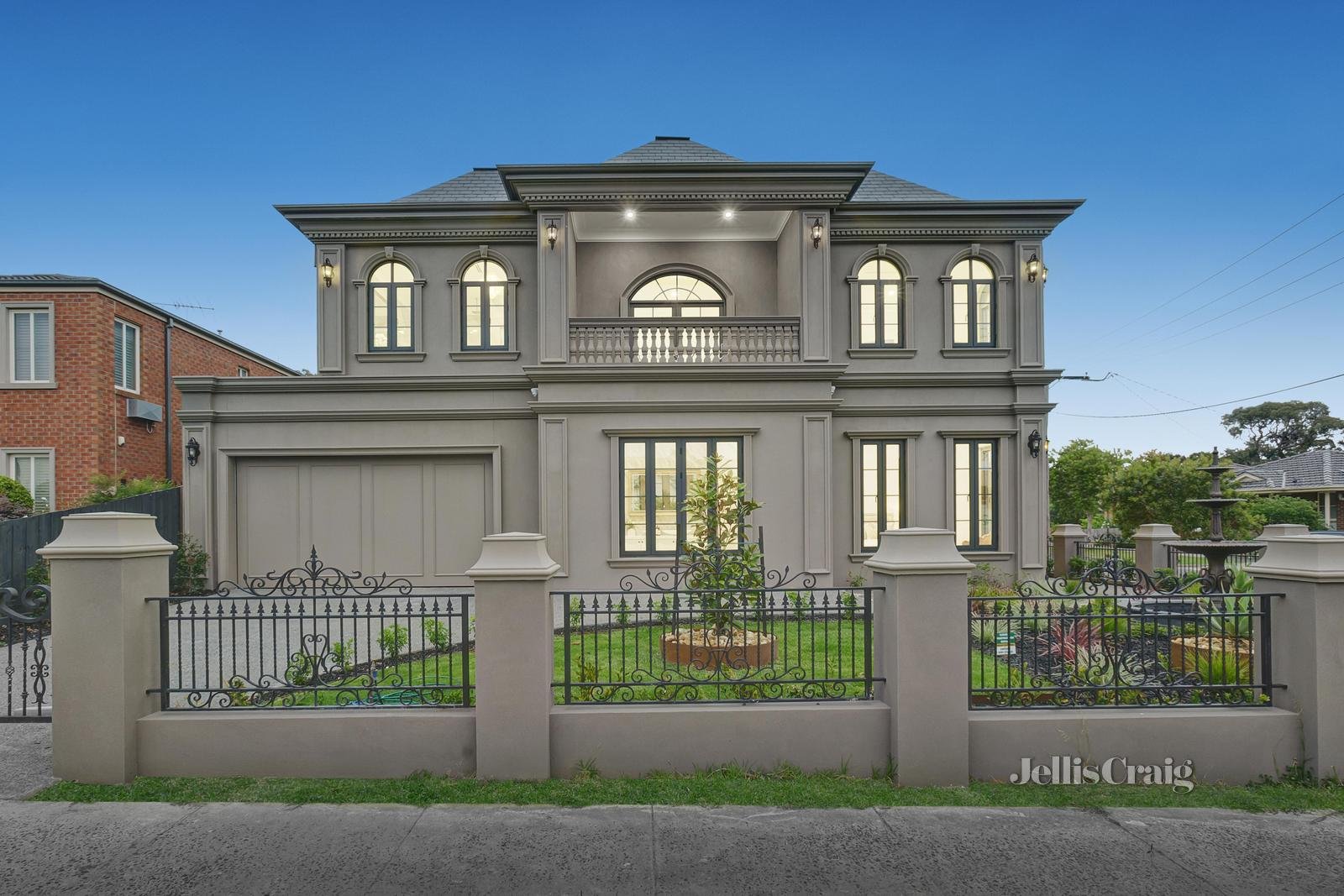 16 St Albans Street, Mount Waverley image 1
