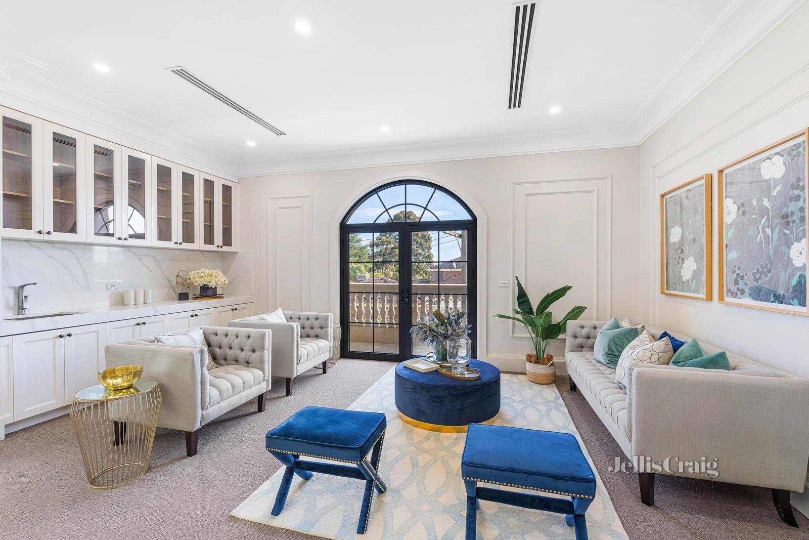 16 St Albans Street, Mount Waverley image 10