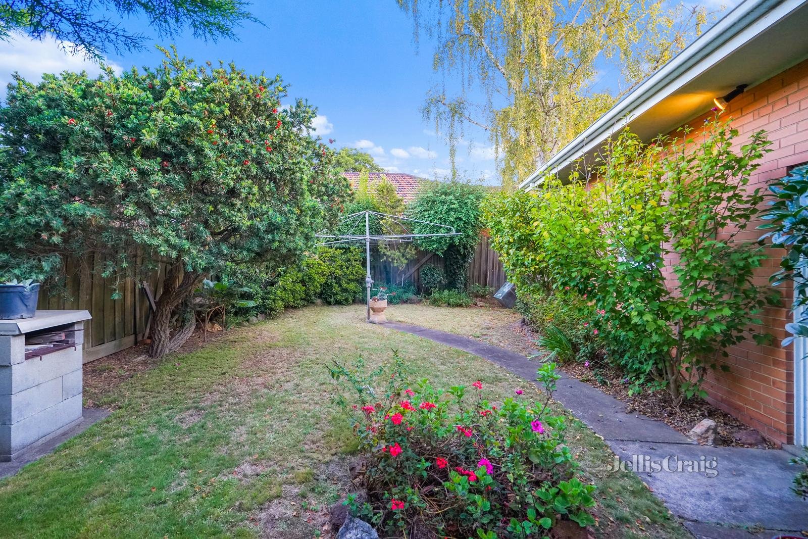 16 St Albans Street, Mount Waverley image 7