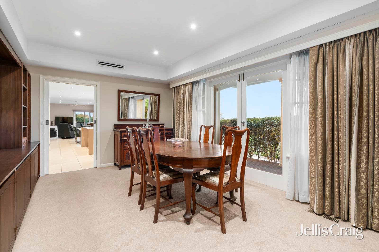 16 Stirling Crescent, Glen&nbsp;Waverley image 3
