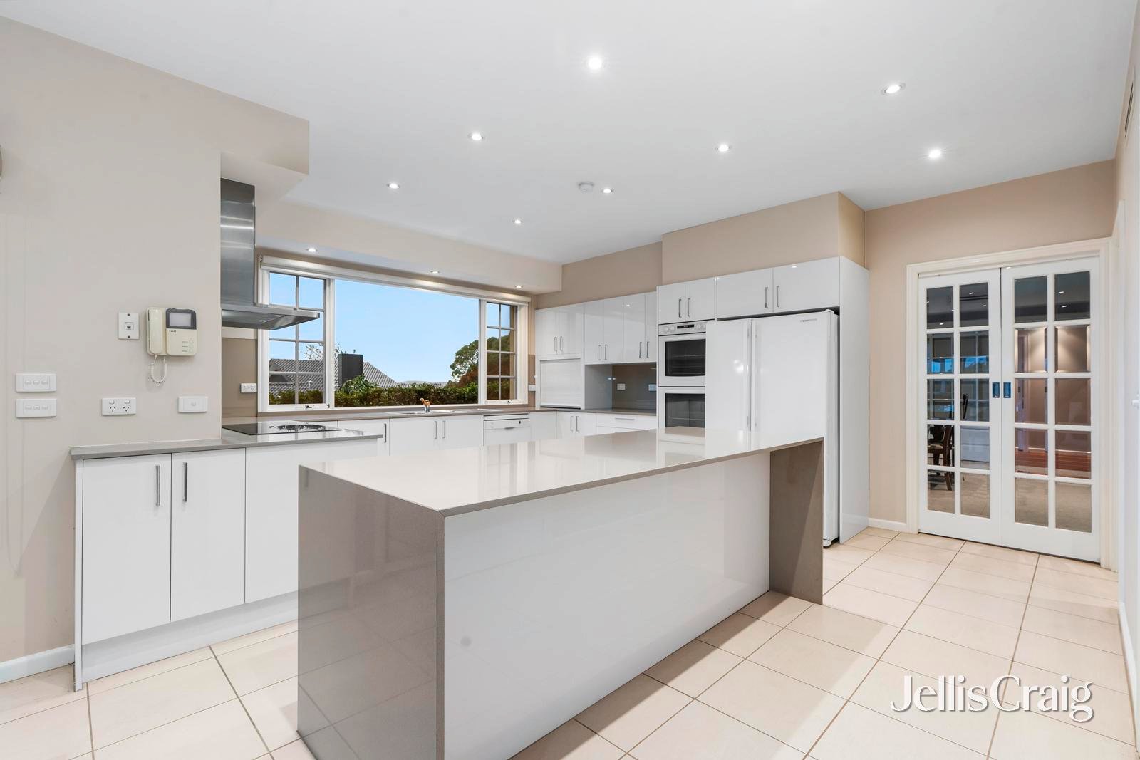 16 Stirling Crescent, Glen&nbsp;Waverley image 5