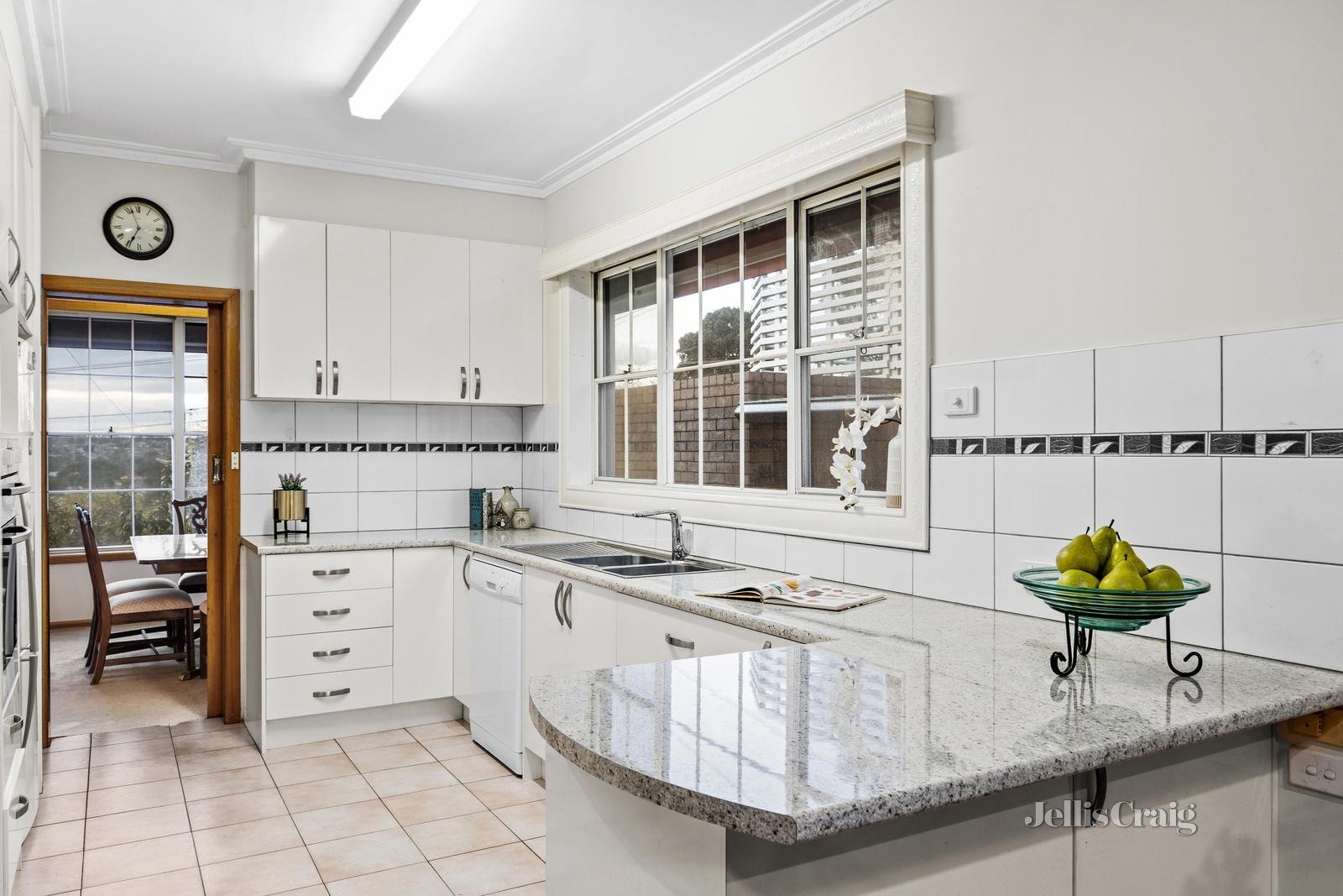 16 Summit Drive, Bulleen image 4