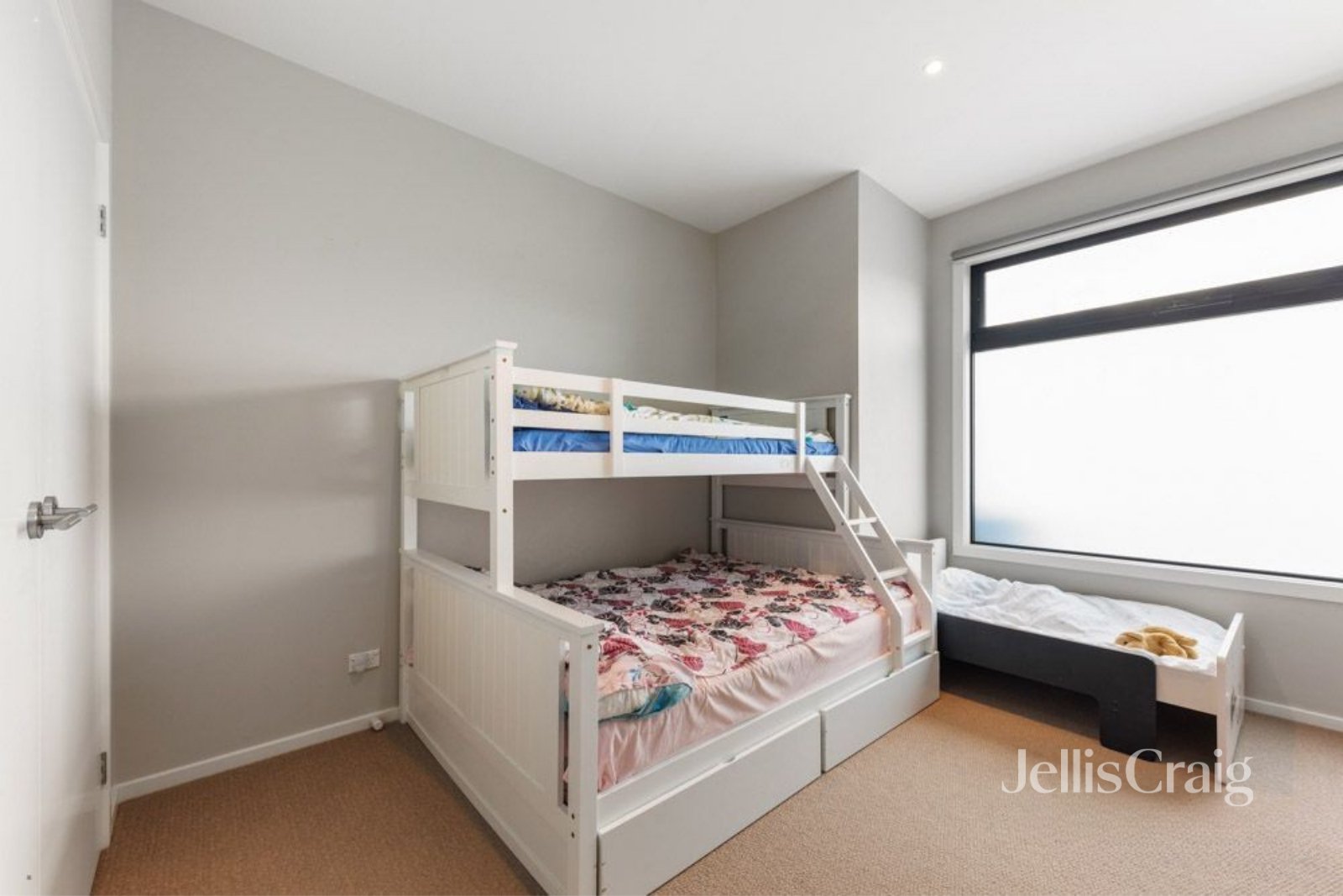 16 Sun Orchid Circuit, St&nbsp;Helena image 7