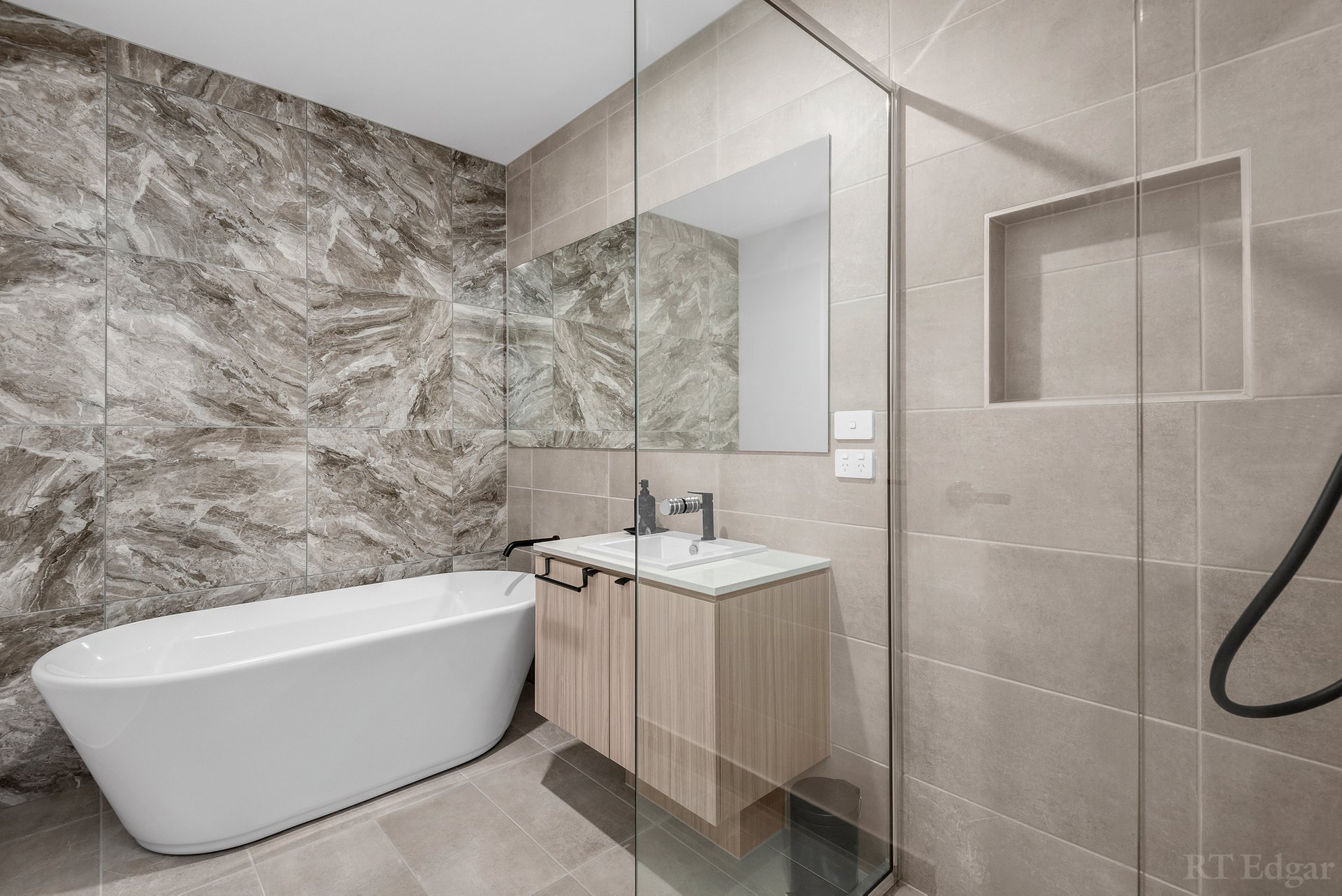 Property Gallery Thumbnail 12