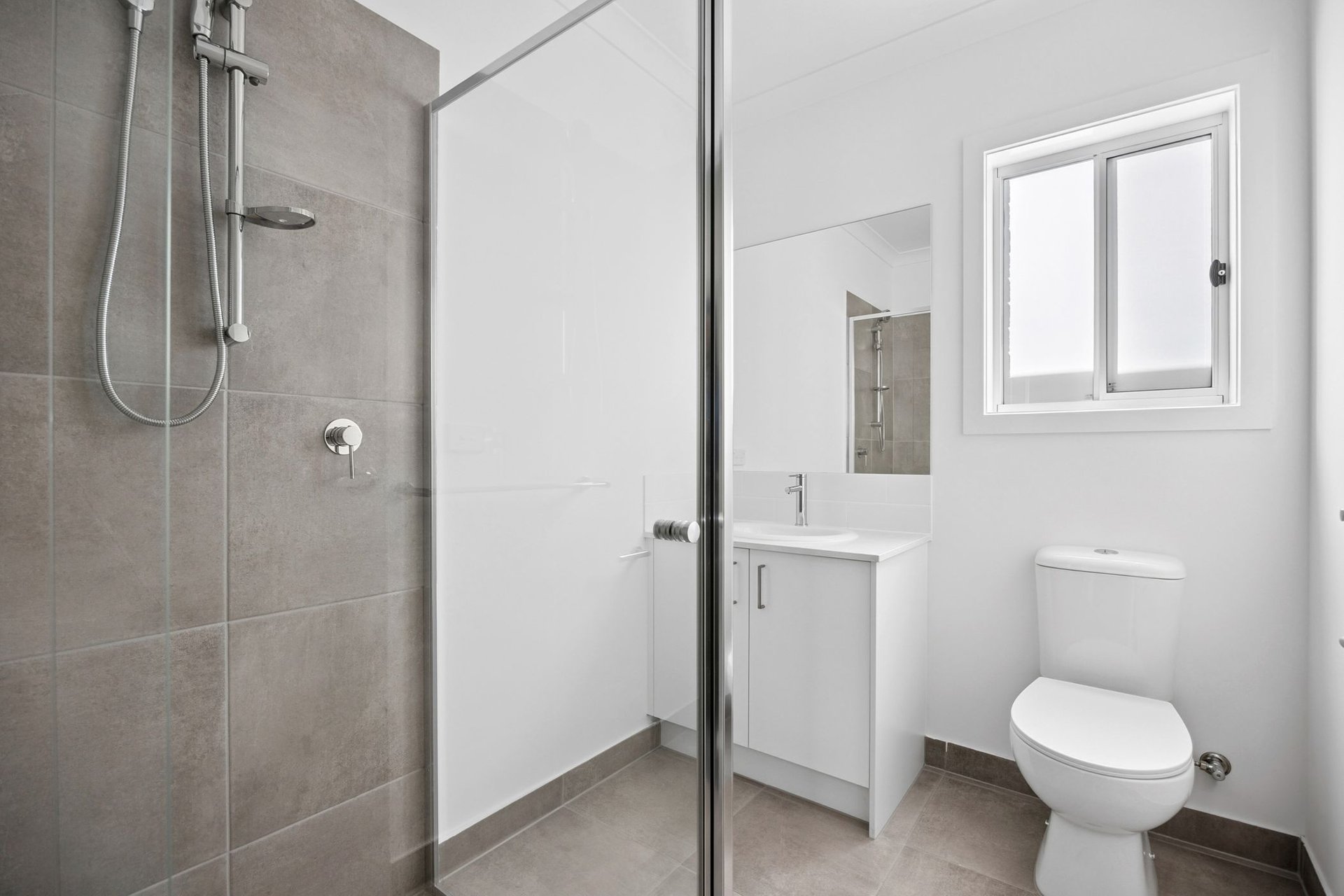 16 Tabor Street, Charlemont image 5