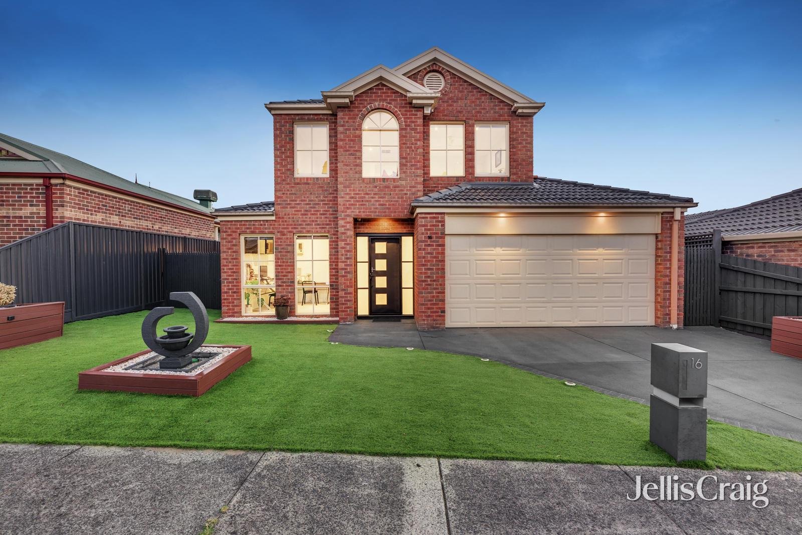 16 Tara Close, Rowville image 1