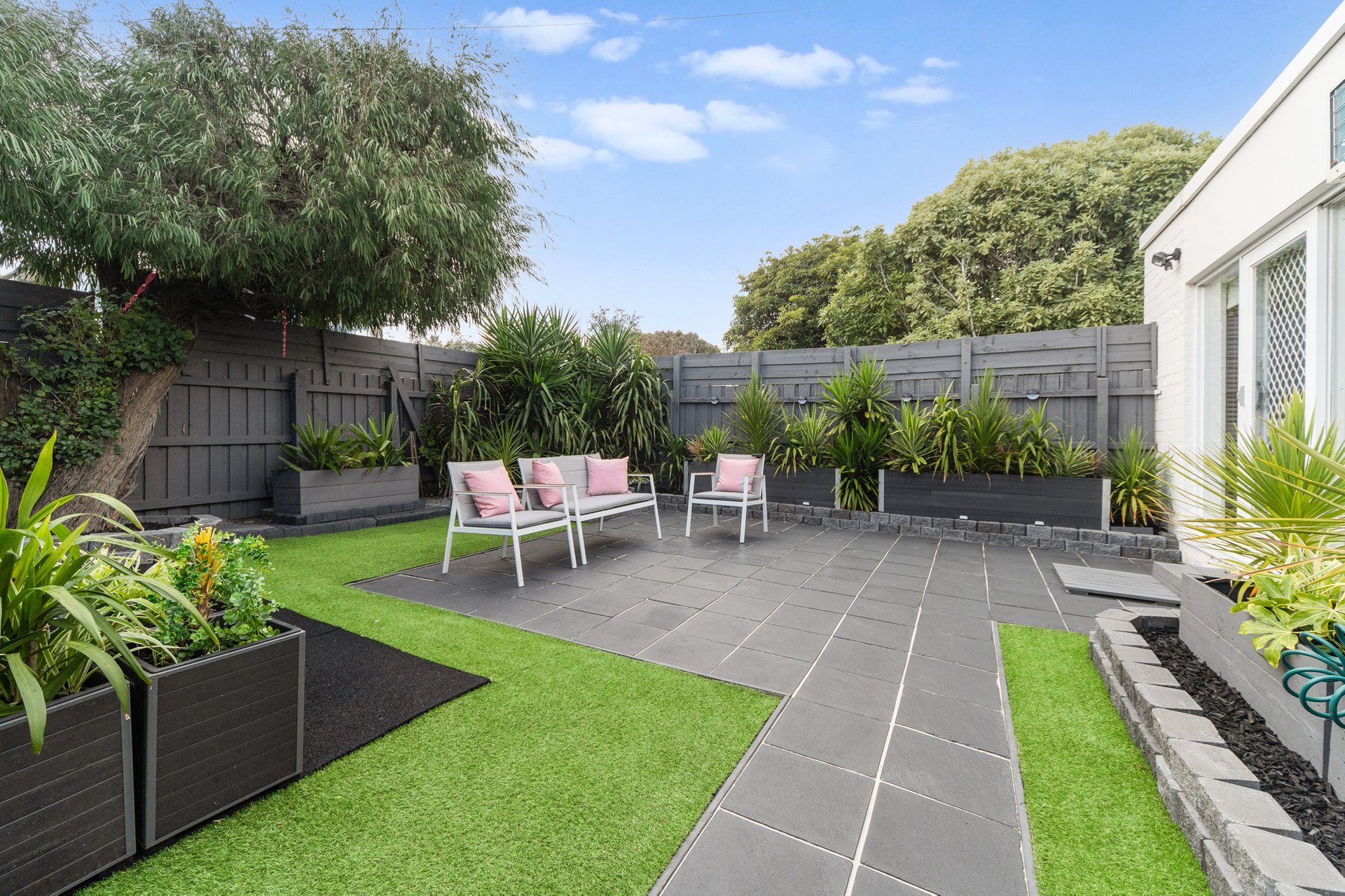 Property Gallery Thumbnail 3