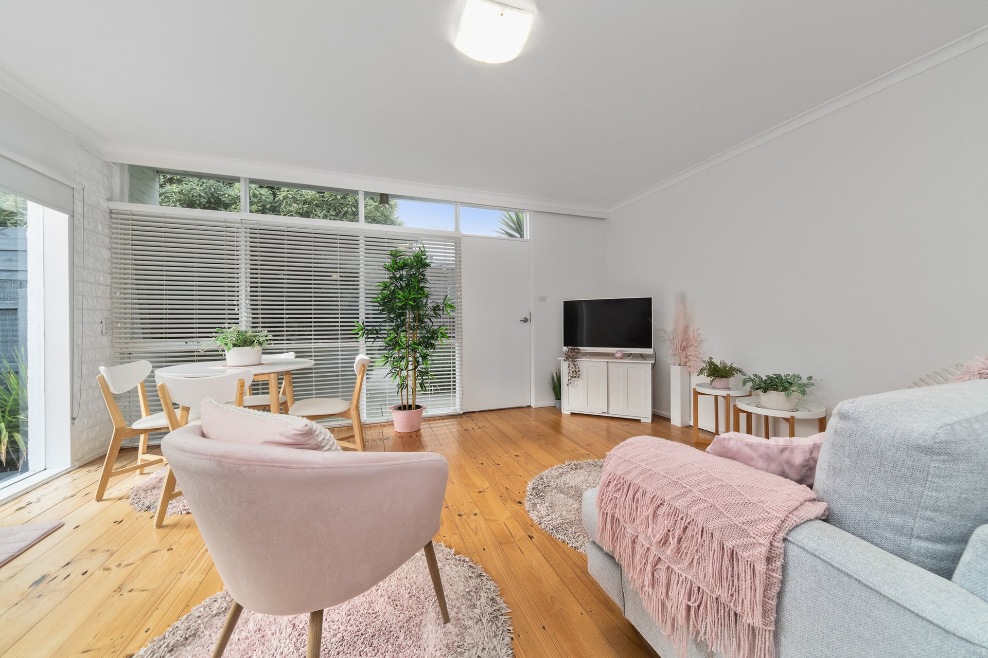 Property Gallery Thumbnail 6
