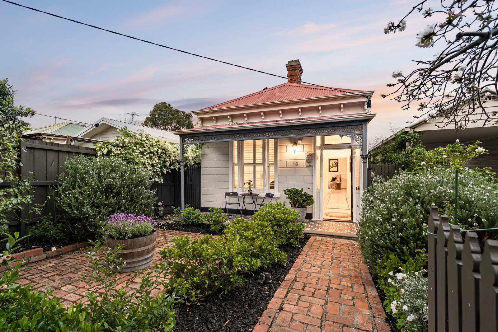 16 Tennyson Street