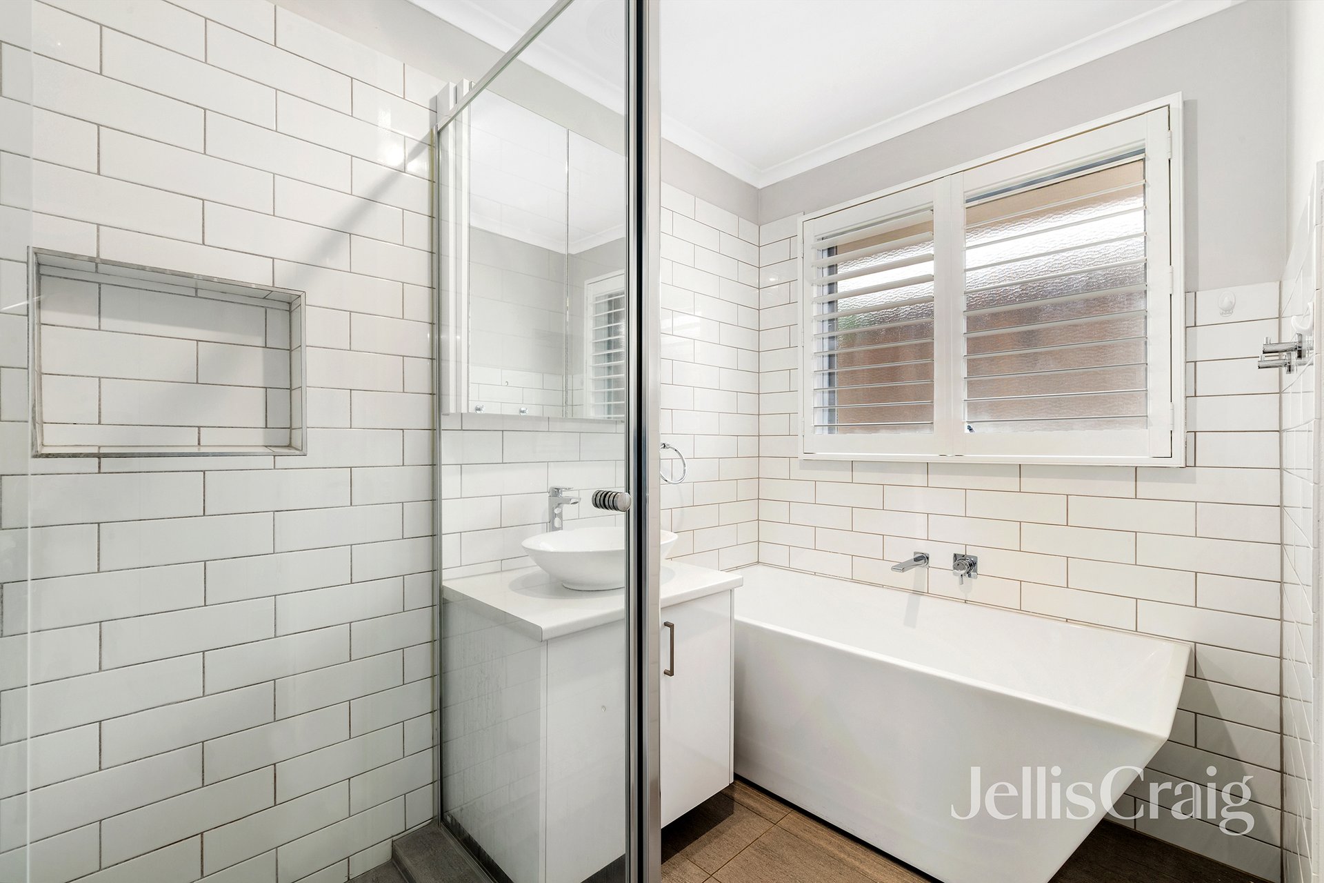 16 The Mears, Epping image 10