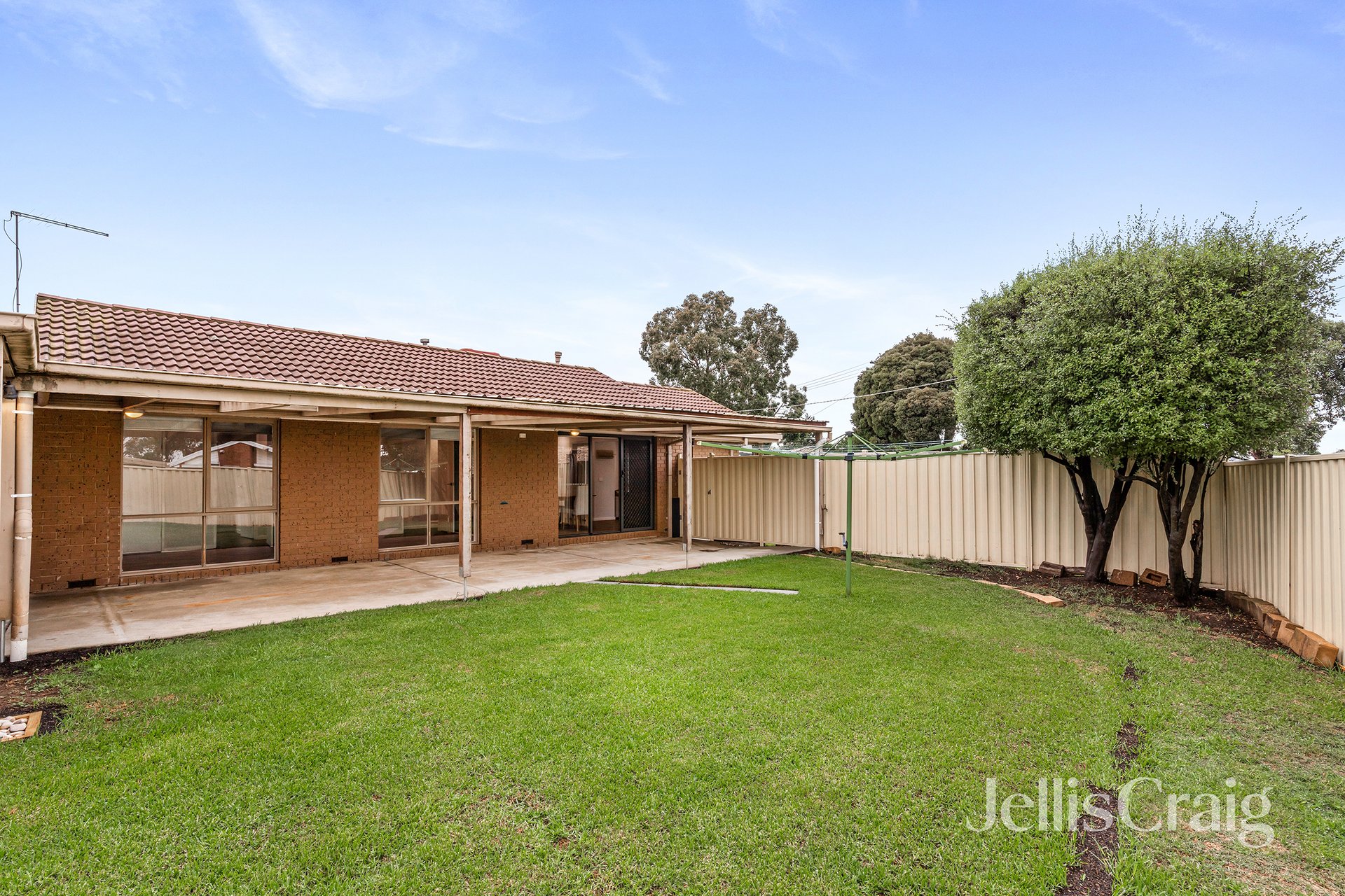 16 The Mears, Epping image 12