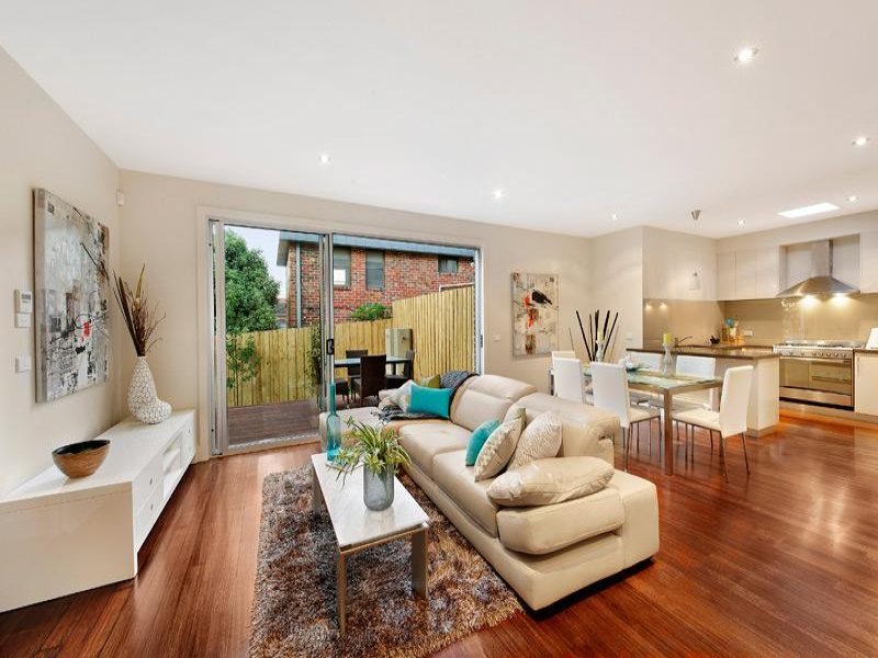 16 The Moor, Balwyn North image 2