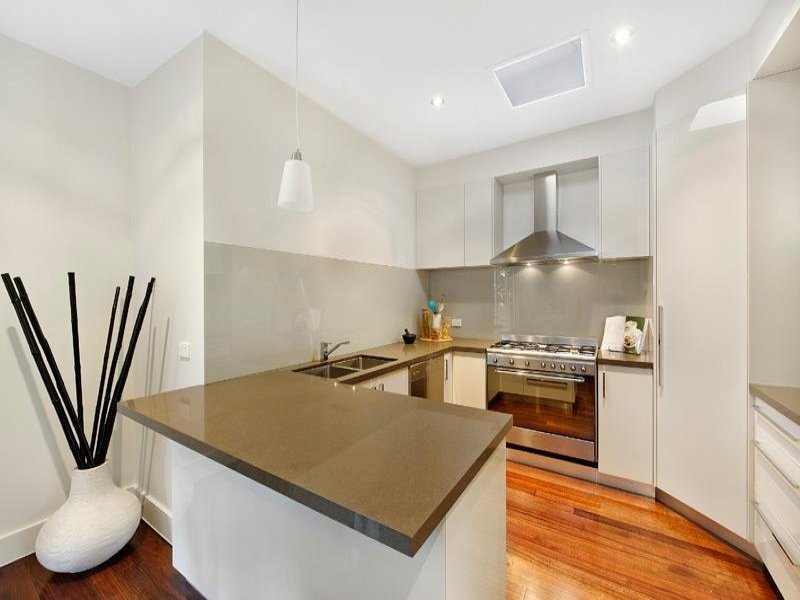 16 The Moor, Balwyn North image 4
