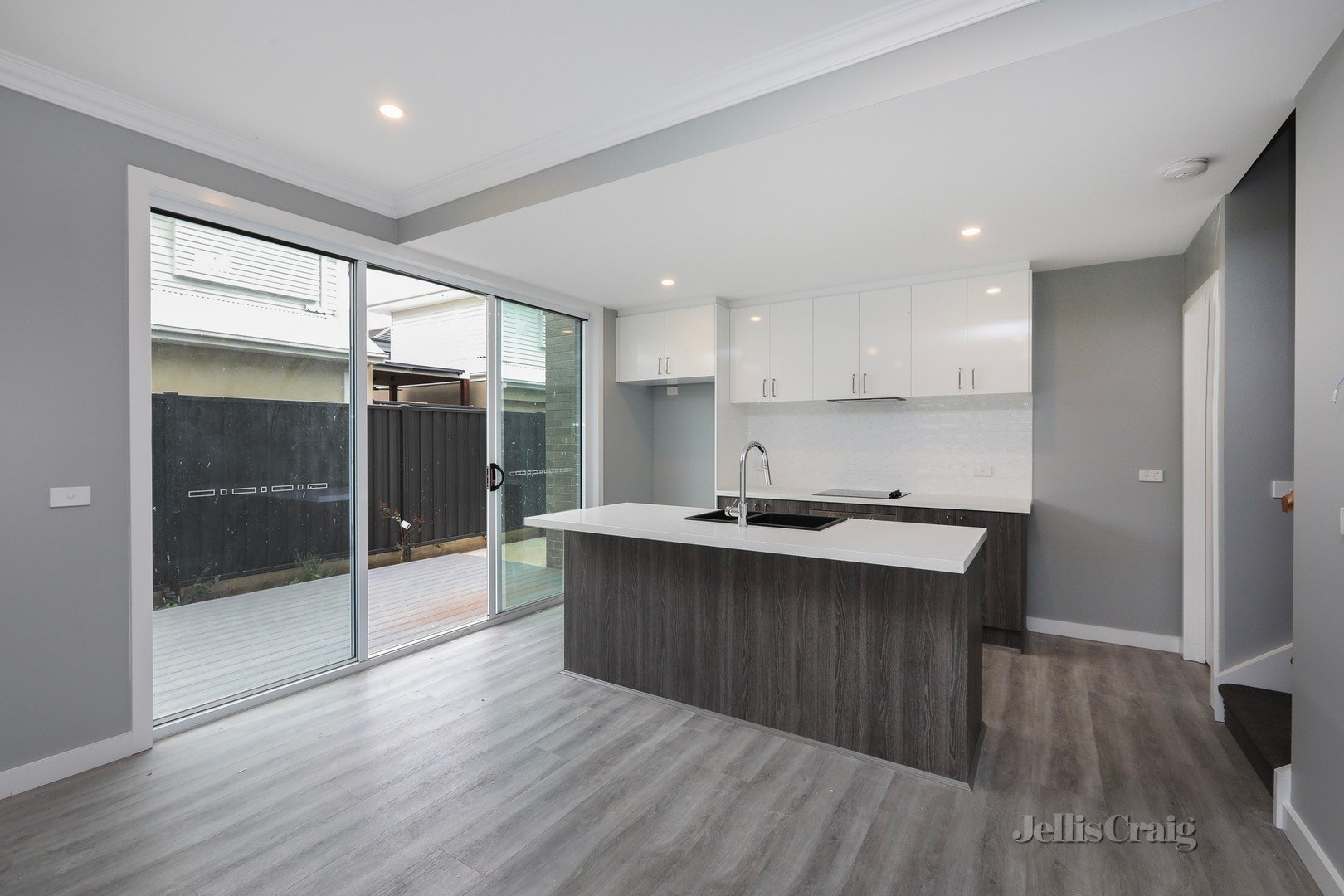 1/6 Thorpe Street, Newport image 4