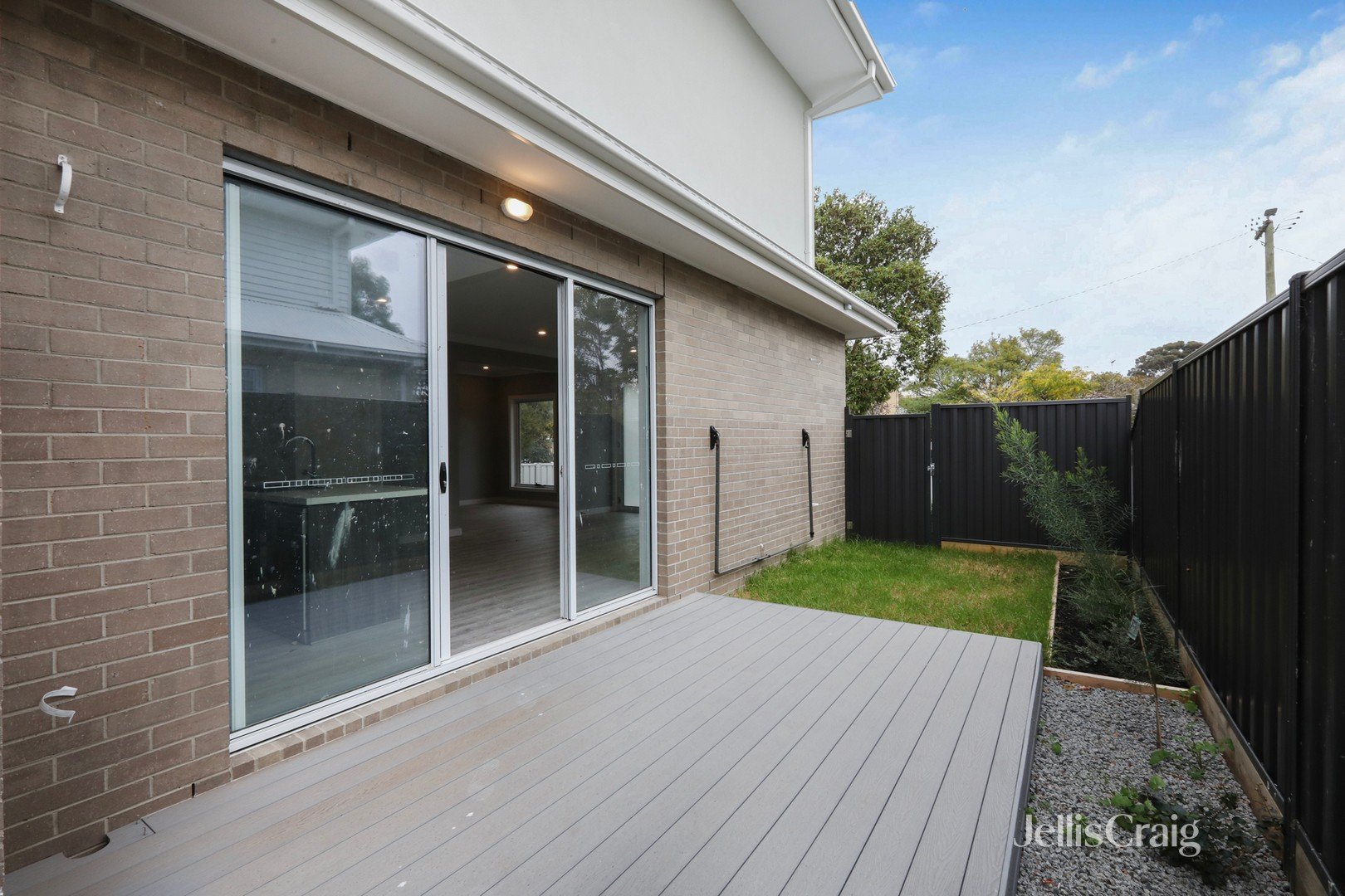 1/6 Thorpe Street, Newport image 15