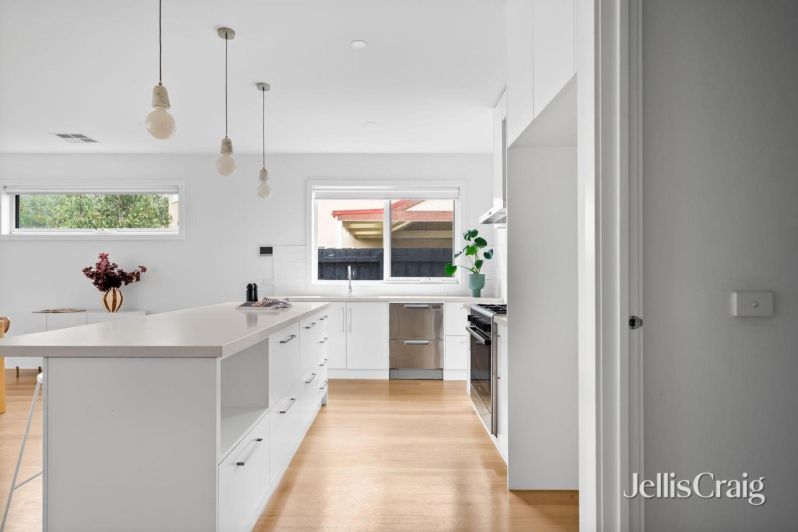 16 Thorpe Street, Newport image 7