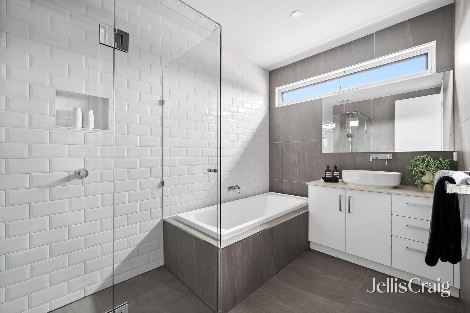 16 Thorpe Street, Newport image 14