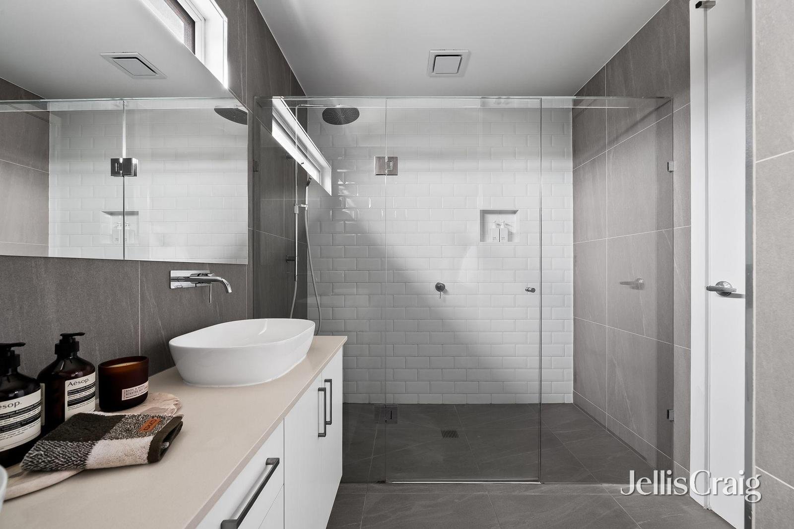 16 Thorpe Street, Newport image 17