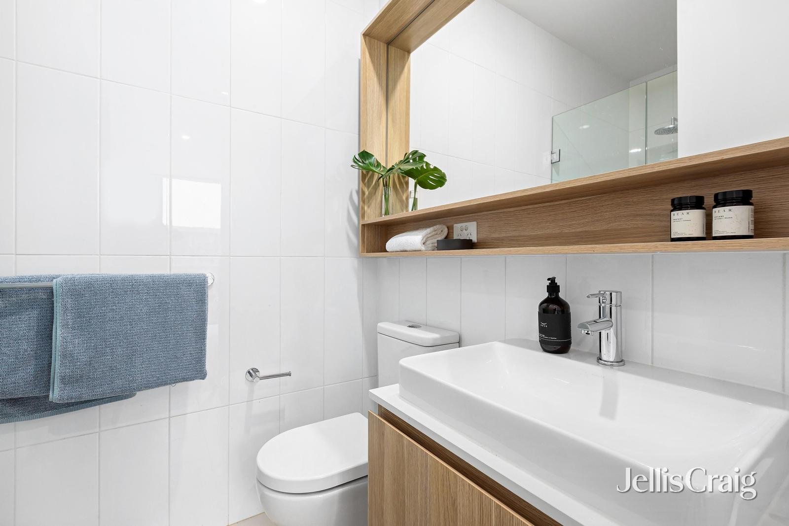 16 Tomkins Road, Port&nbsp;Melbourne image 9