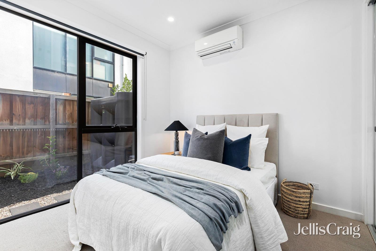 16 Tomkins Road, Port&nbsp;Melbourne image 10