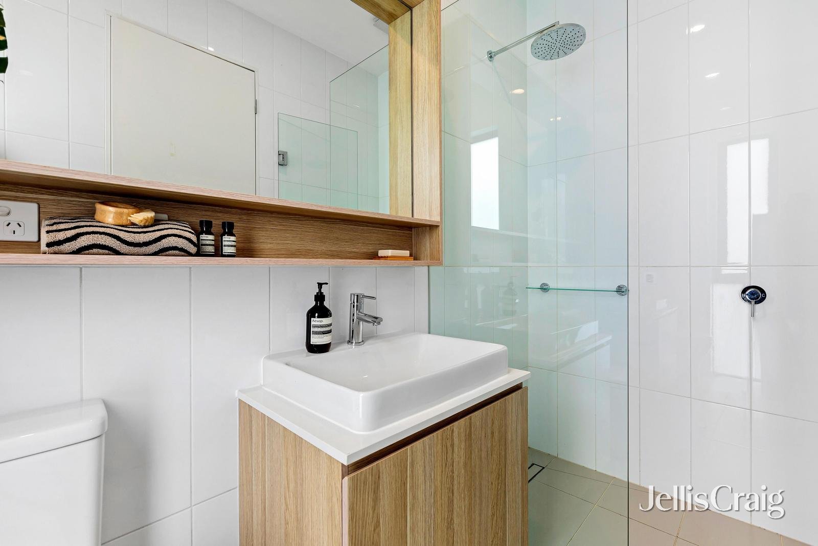 16 Tomkins Road, Port&nbsp;Melbourne image 13