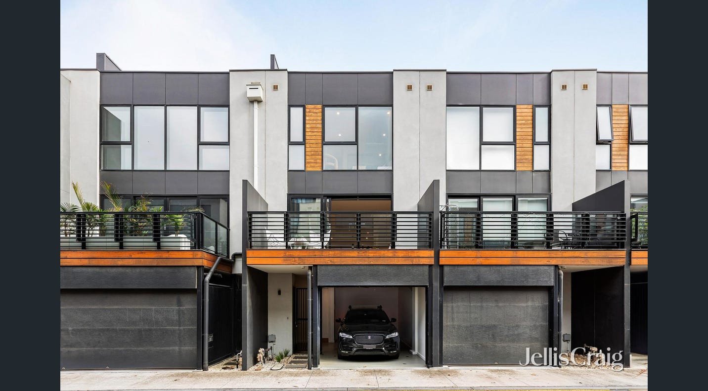 16 Tomkins Road, Port&nbsp;Melbourne image 1