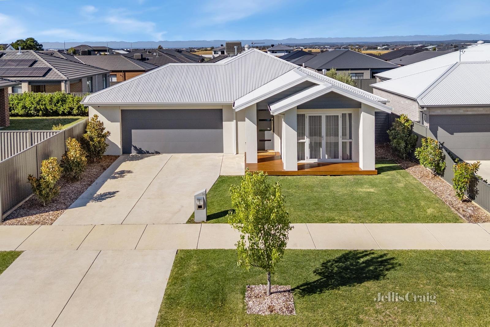 16 Topaz Street, Alfredton image 1