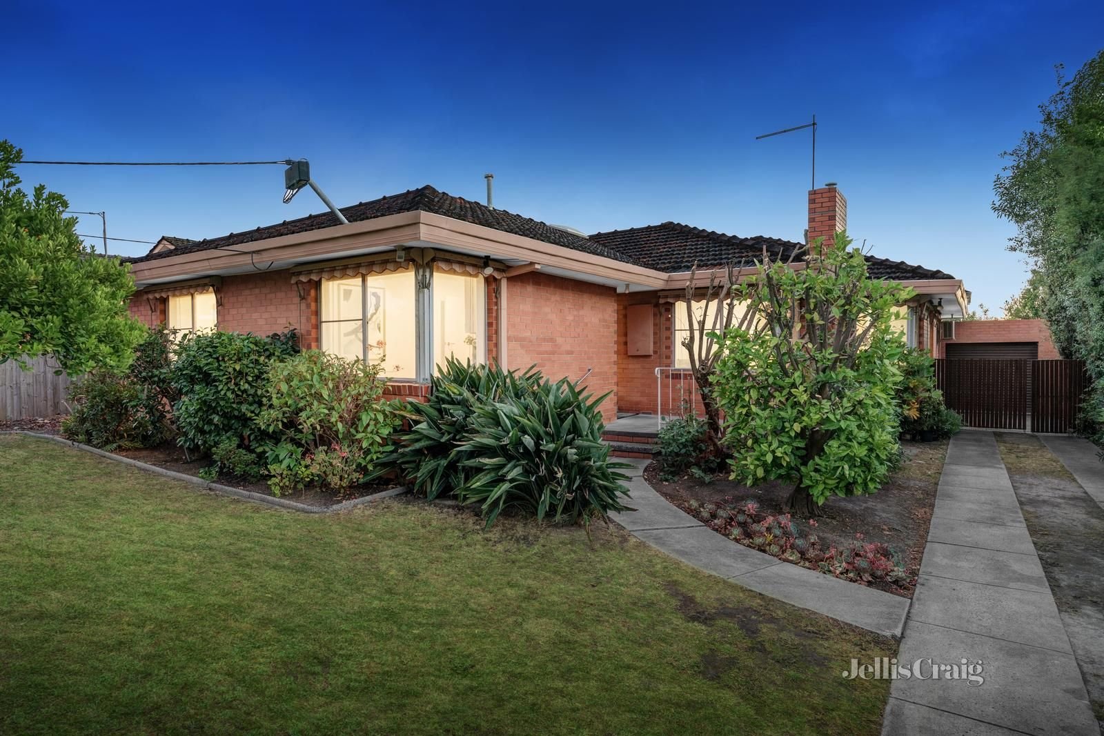 16 Tristania Street, Doncaster&nbsp;East image 1