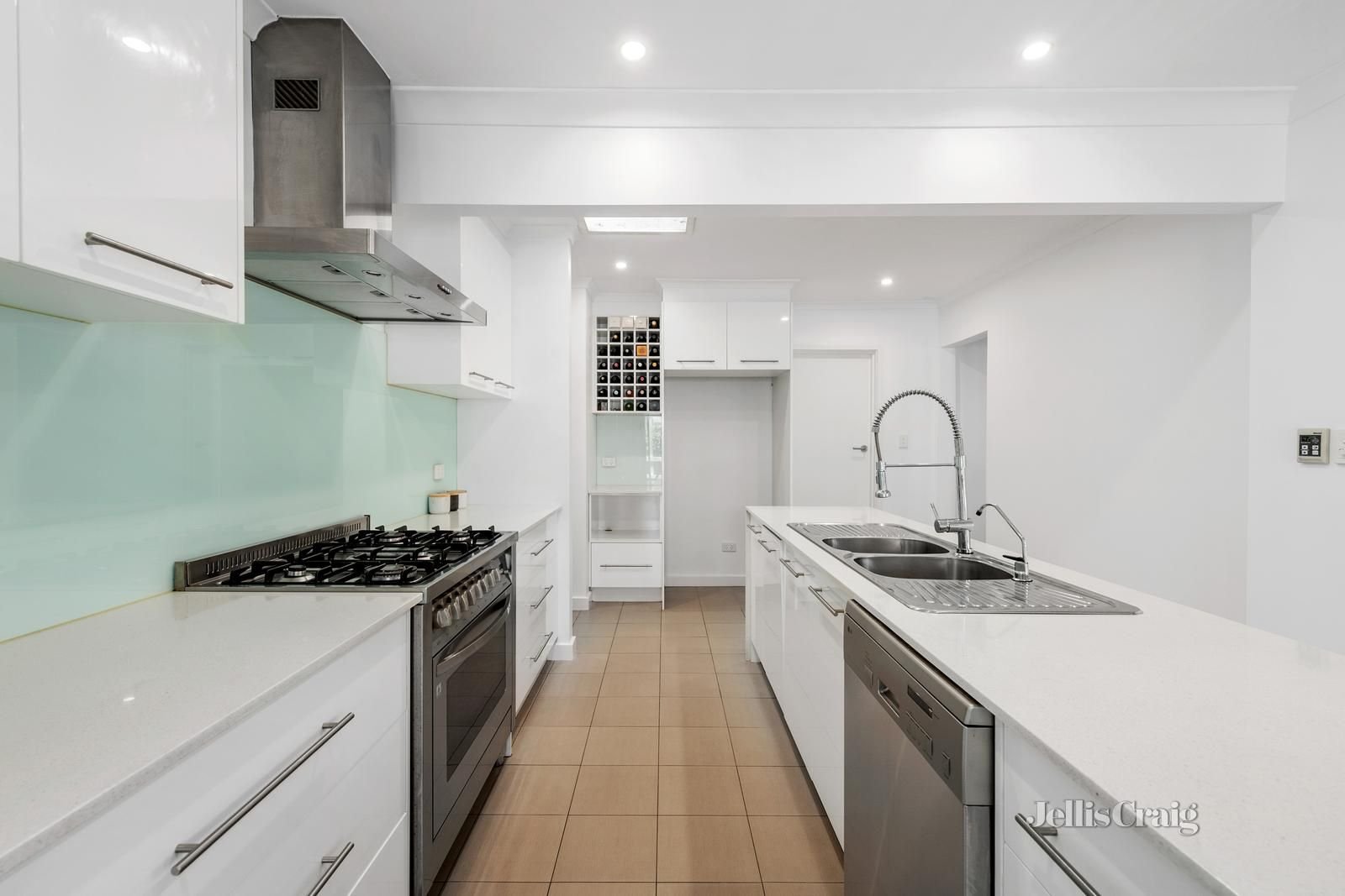 16 Tristania Street, Doncaster&nbsp;East image 3