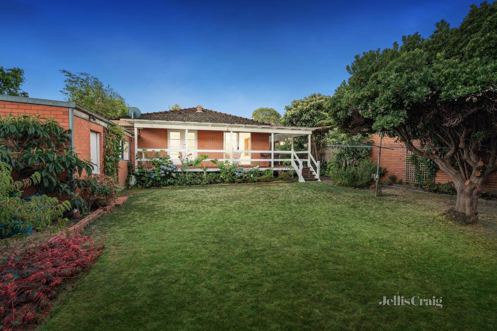 16 Tristania Street, Doncaster East image 13