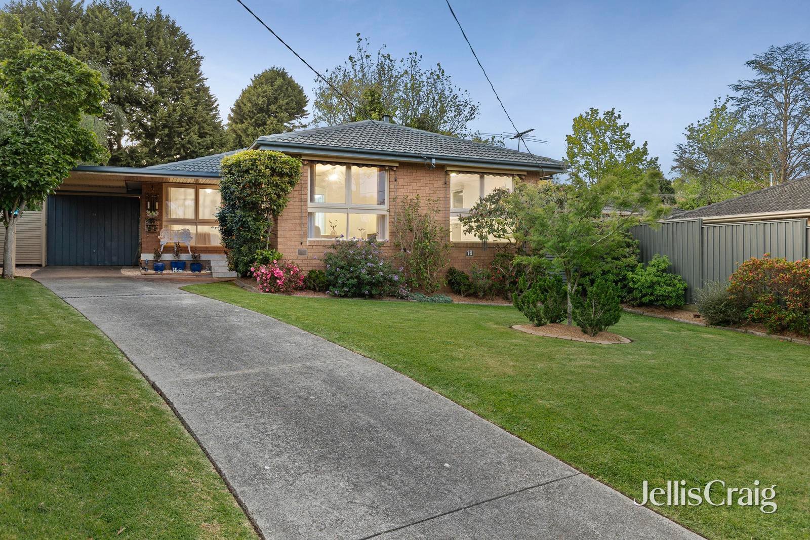 16 Tunbury Avenue, Ringwood image 1