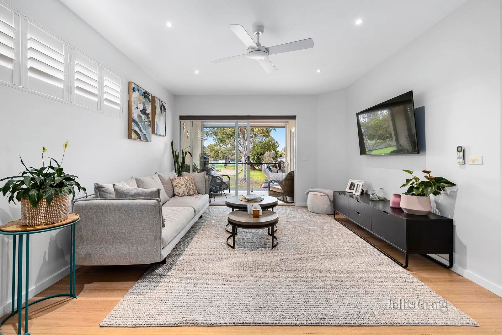 16 Tyalla Grove, Mornington image 4